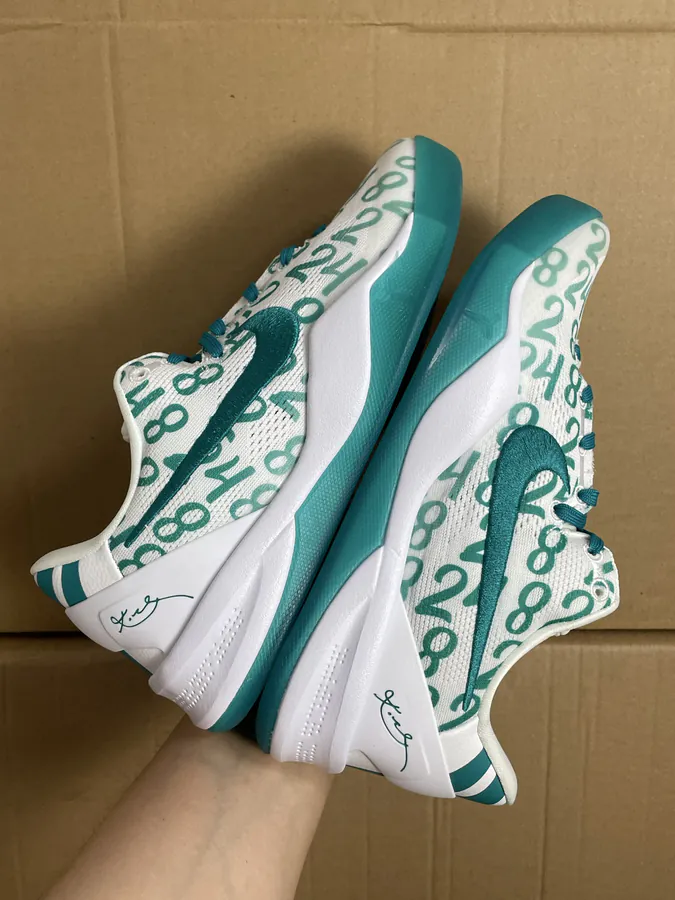 8 Protro Lakers Away Basketball Shoes Men Women White Green Print