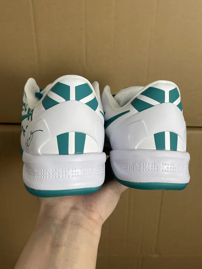 8 Protro Lakers Away Basketball Shoes Men Women White Green Print
