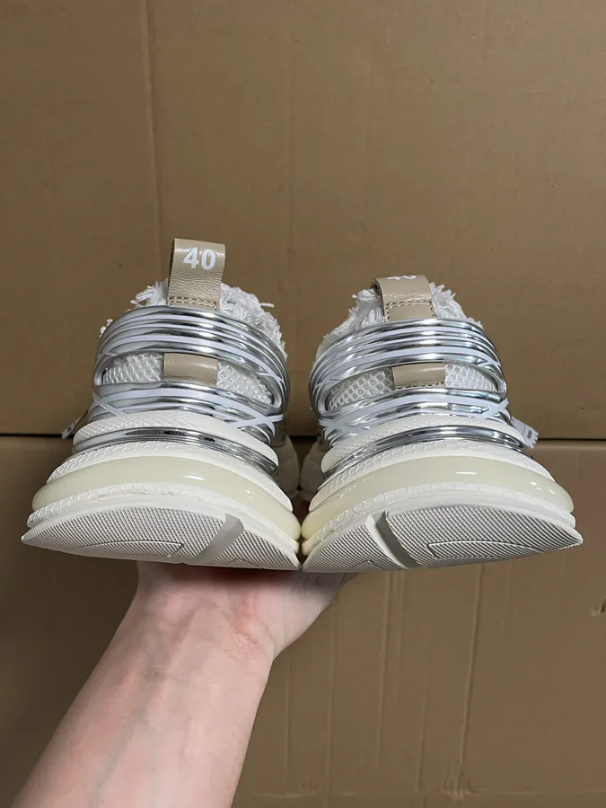SMILEREPUBLIC SKYLINE Classic White Low Top Dad Shoes