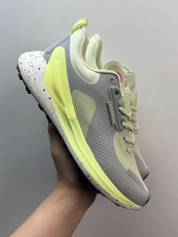 Lululemon Blissfeel Trail Barefoot Comfort