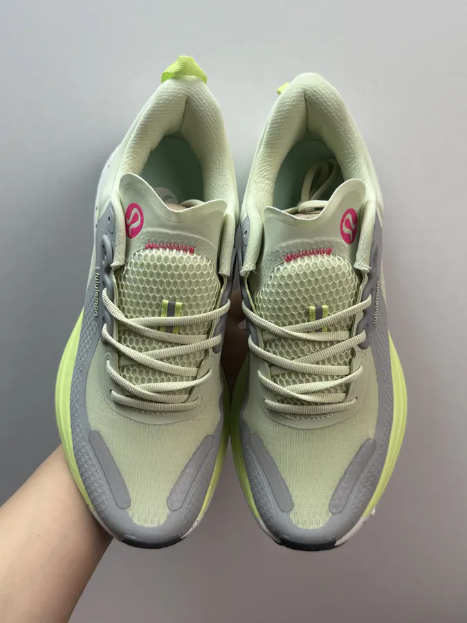 Lululemon Blissfeel Trail Barefoot Comfort