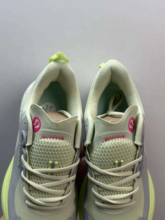 Lululemon Blissfeel Trail Barefoot Comfort