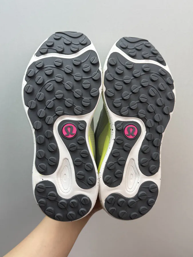 Lululemon Blissfeel Trail Barefoot Comfort