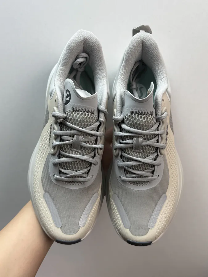Lululemon Blissfeel Trail in Gray