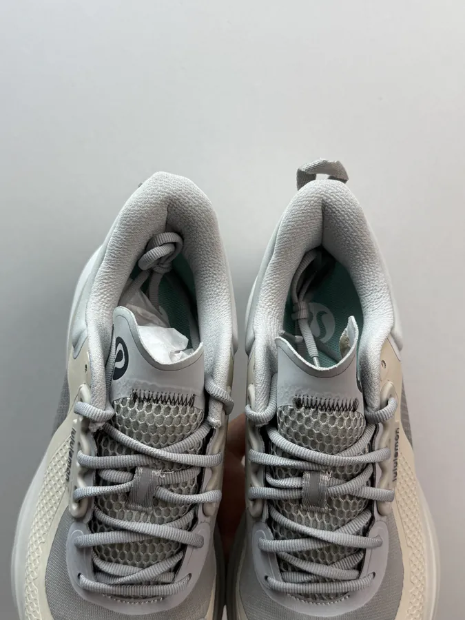 Lululemon Blissfeel Trail in Gray
