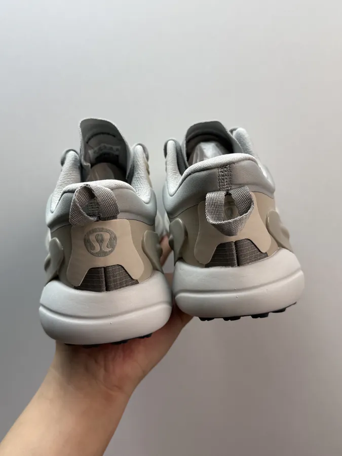 Lululemon Blissfeel Trail in Gray