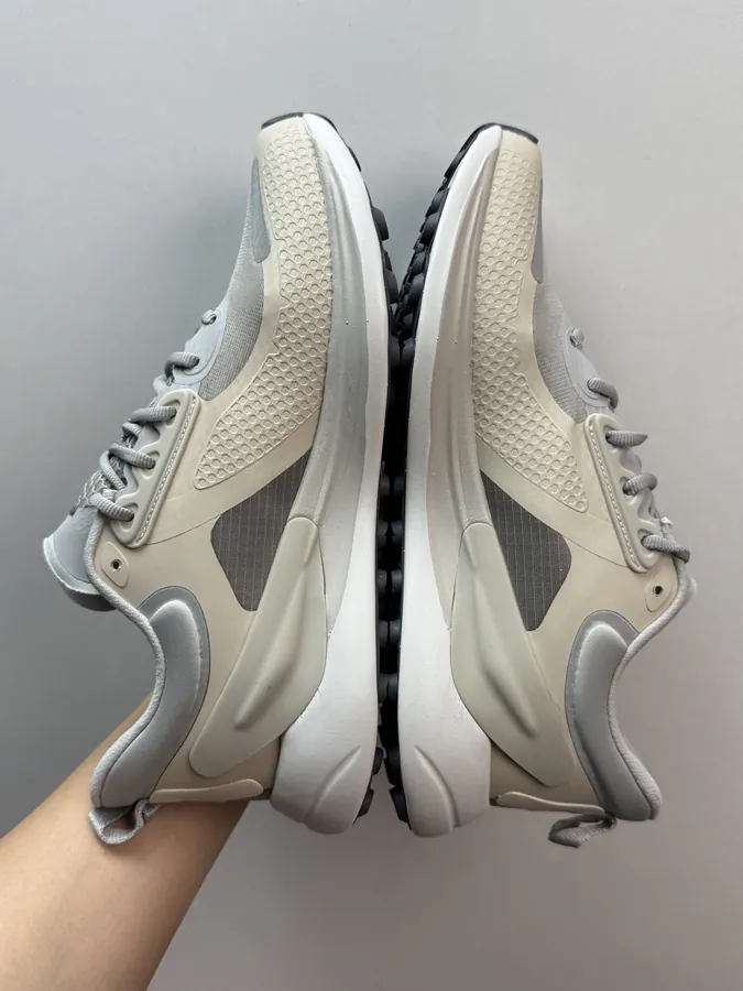 Lululemon Blissfeel Trail in Gray