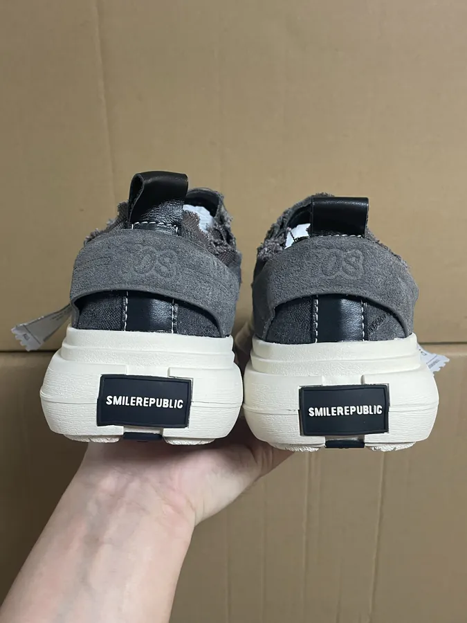 SMILEREPUBLIC Inception Antique Gray Fringe Sneaker