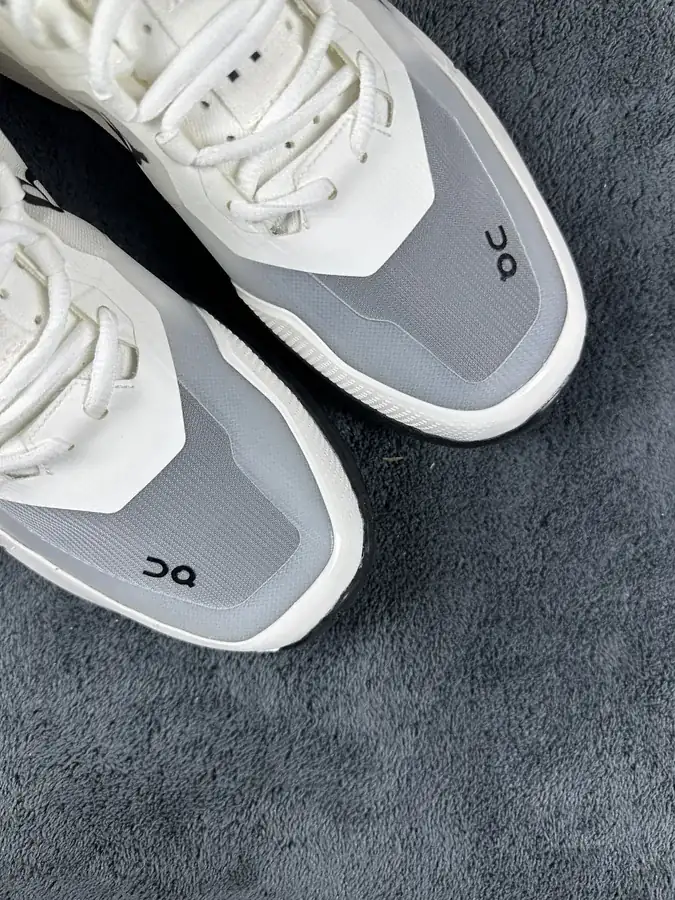 On Running Casual Shoes