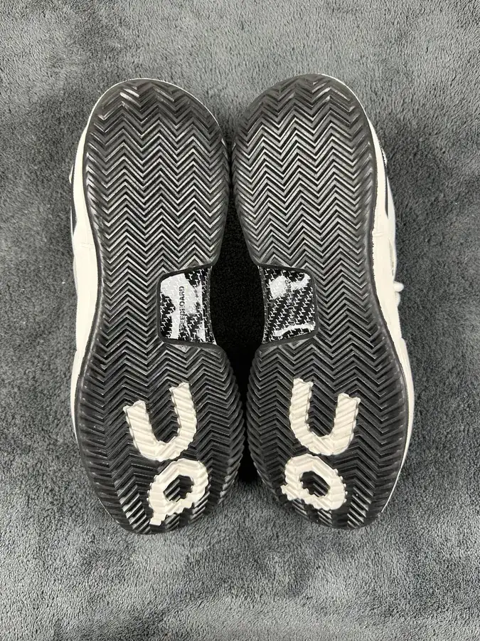 On Running Casual Shoes