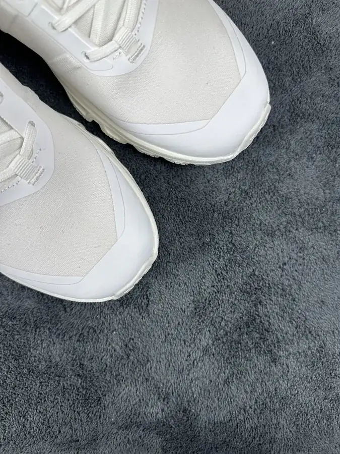 On Running Casual Shoes
