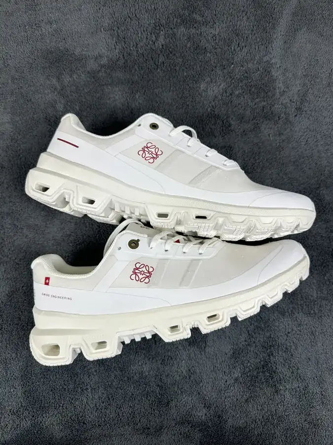 On Running Casual Shoes