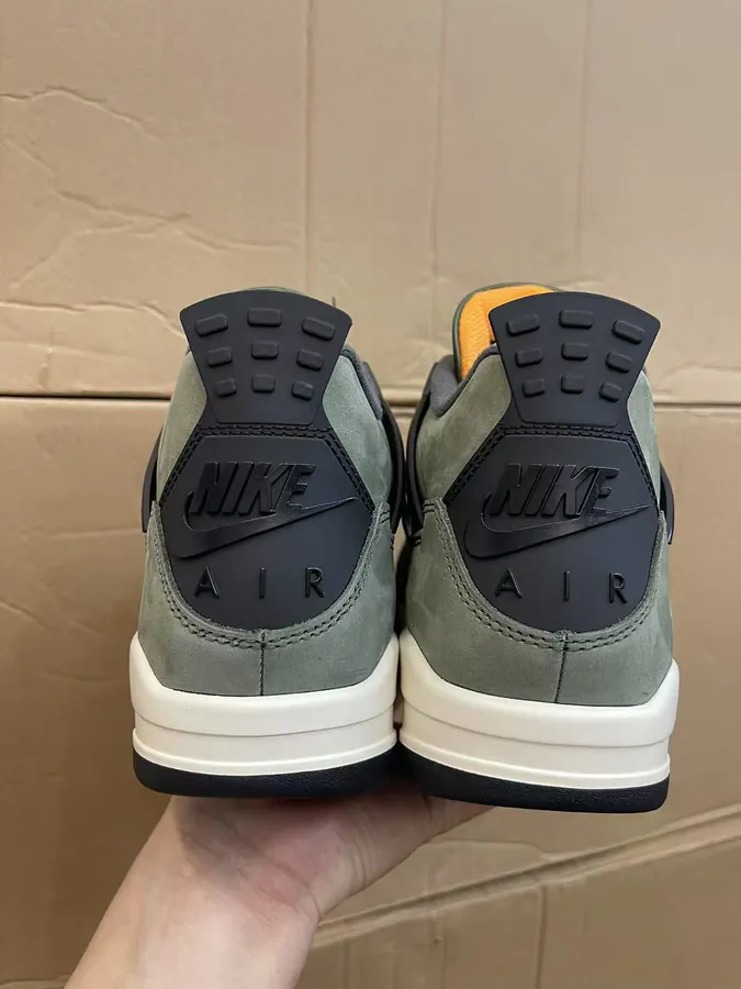 UNDEFEATED X Air 4 Retro Basketball Shoes Men's Military Green