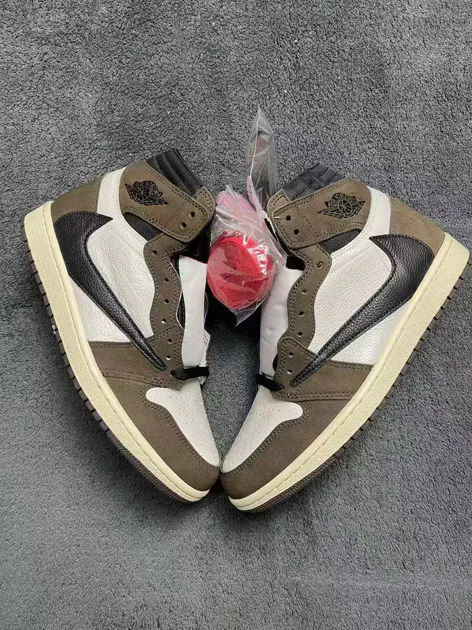 CZ Original Channel Sneaker with Hook 1.0