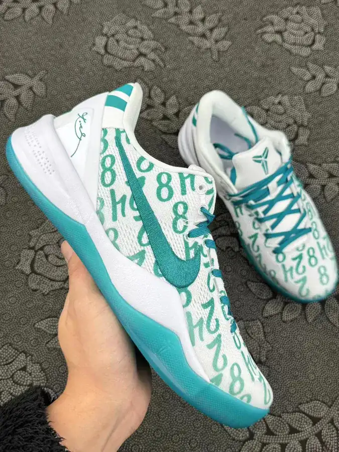 8 Protro Radiant Emerald Low Top Basketball Shoes