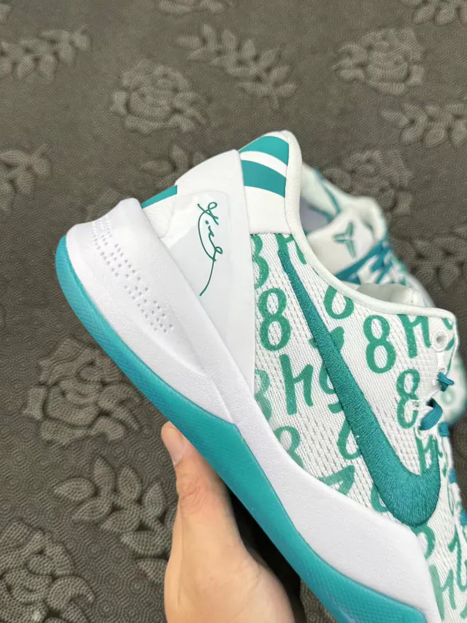 8 Protro Radiant Emerald Low Top Basketball Shoes