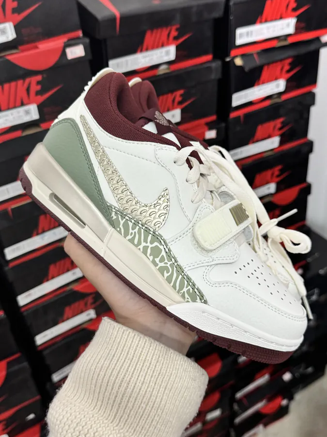Shoes Visual Reference Sample