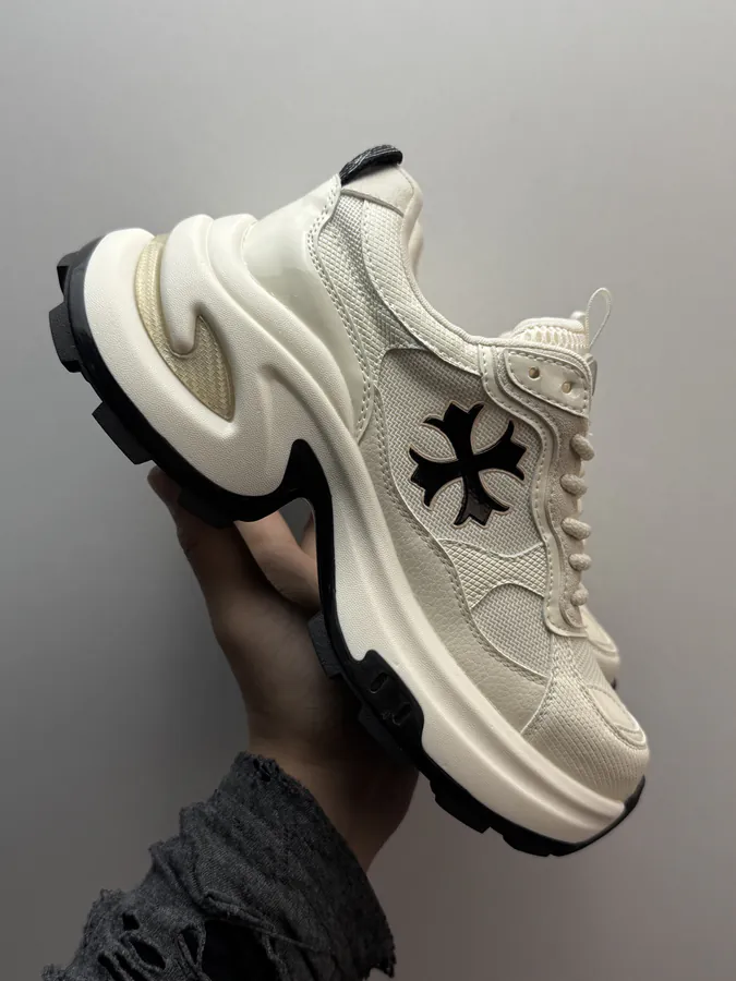 270 GG CC Classic White & Black