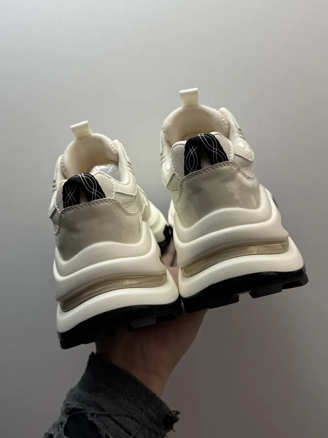 270 GG CC Classic White & Black