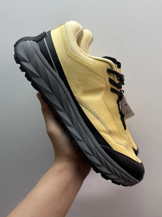 DESCENTE Terrain D Yellow Black Sneaker