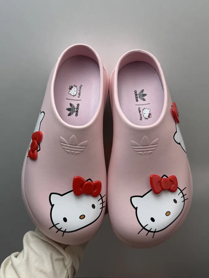 AdiFOM Chef Shoes in Pink