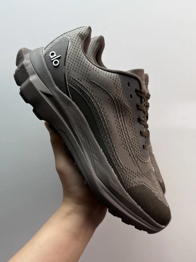 Alo Yoga Alo Runner Brown