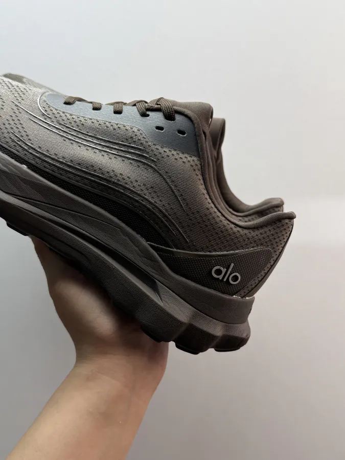 Alo Yoga Alo Runner Brown
