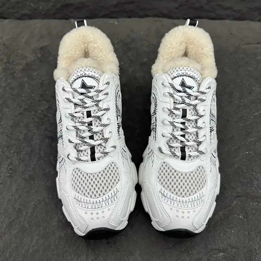 Cono Running Shoes High Fashion Edition