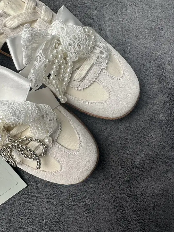 GG CC Lace Pearl Bow Derbies