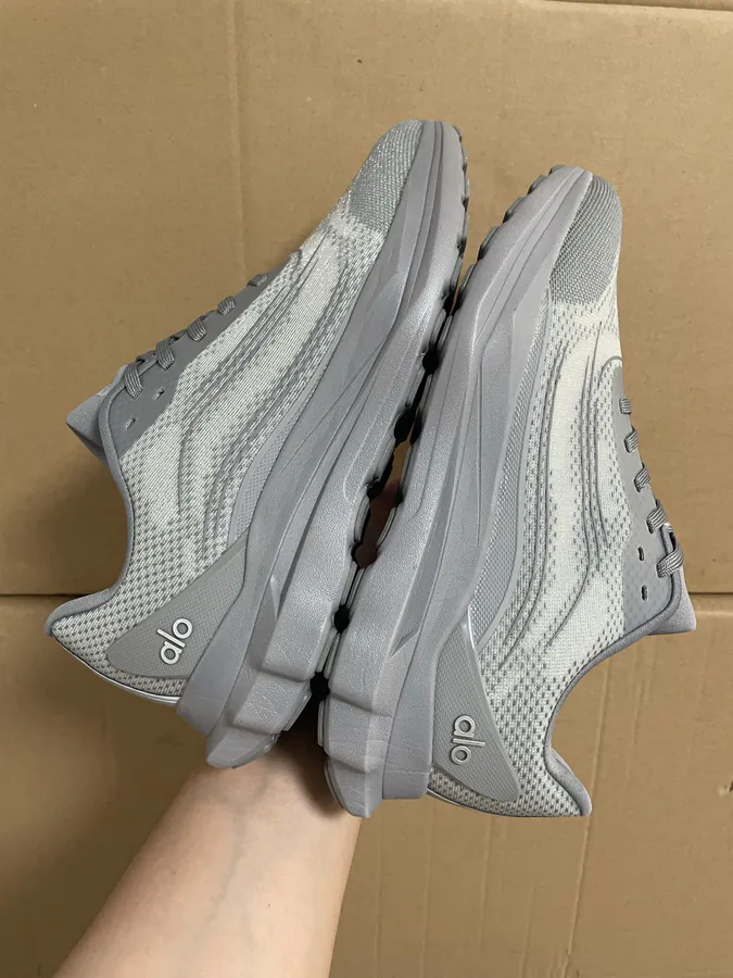 Alo Yoga Alo Runner Comfortable and Breathable Running Shoes for Urban Commute and Fitness