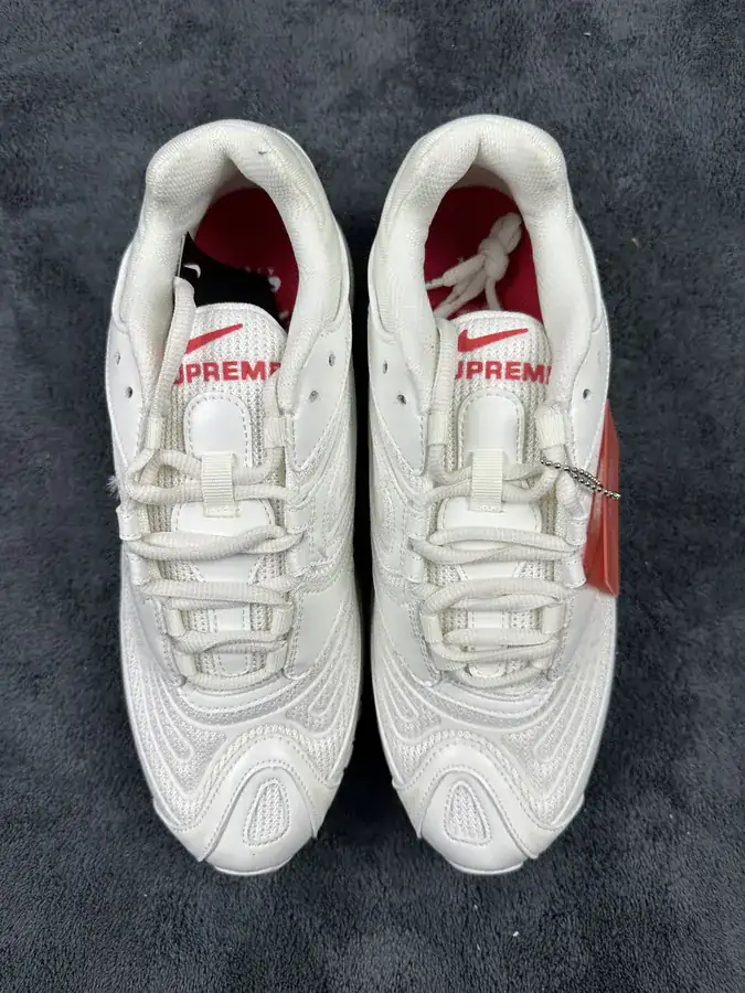 Supreme x Nike Air Max 98 TL Low Sneaker
