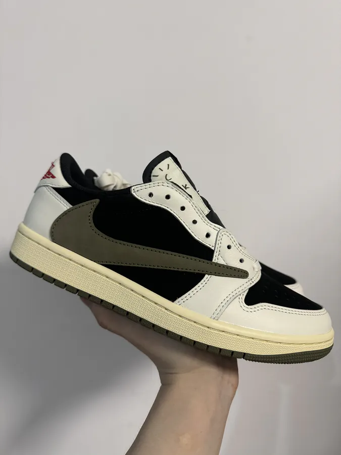 TS X Low Green Swoosh Original Sole and Upper