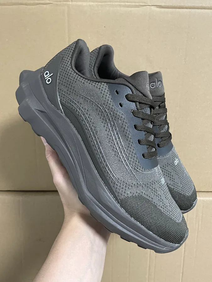 Alo Yoga Alo Runner Low Top Running Shoes