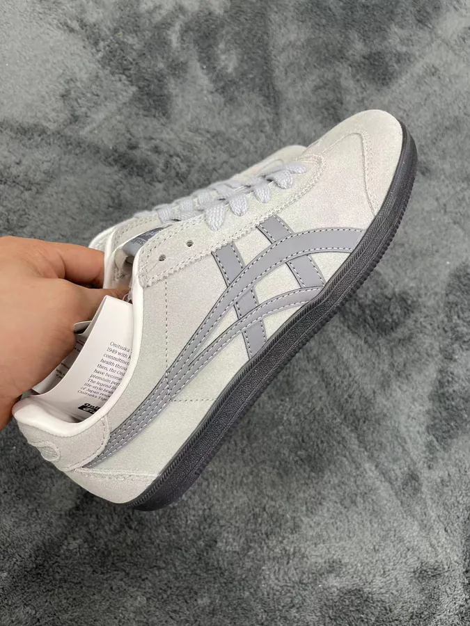 Asics Onitsuka Tiger TOKUTEN Stylish Sneaker with Unique Color and Material