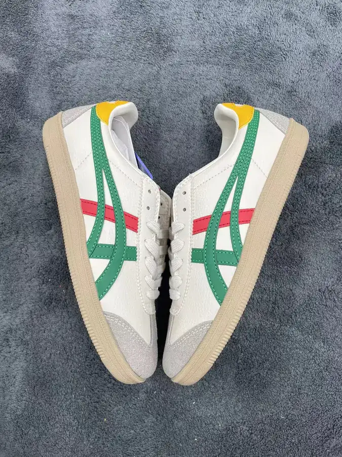 Asics Onitsuka Tiger TOKUTEN Stylish Sneaker with Unique Color and Material