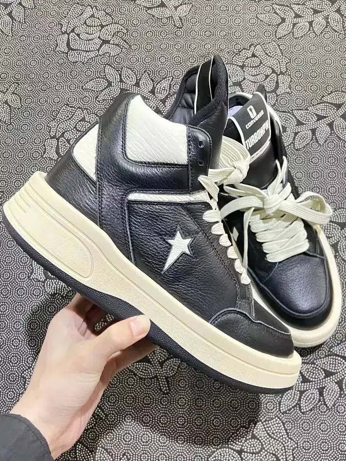 RO Big Logo Sneakers Black and White Couples Style