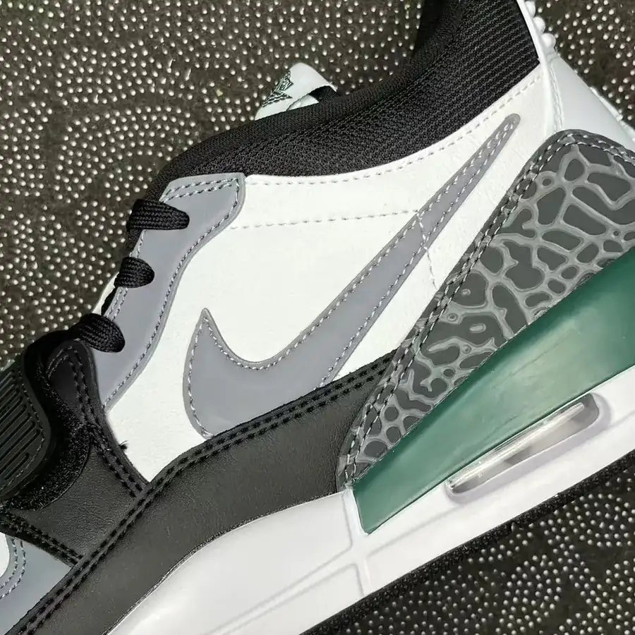 YS Original Sole and Upper 312 Low Top Black Green Color