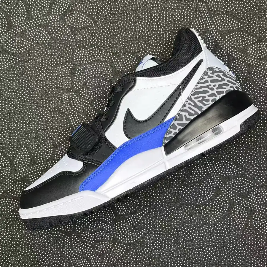 YS Low Top Sneaker with Black and White Blue Color