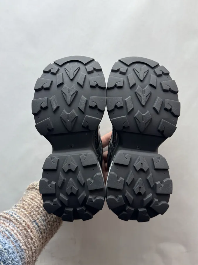 270 GG CC Dad Shoes in Silver