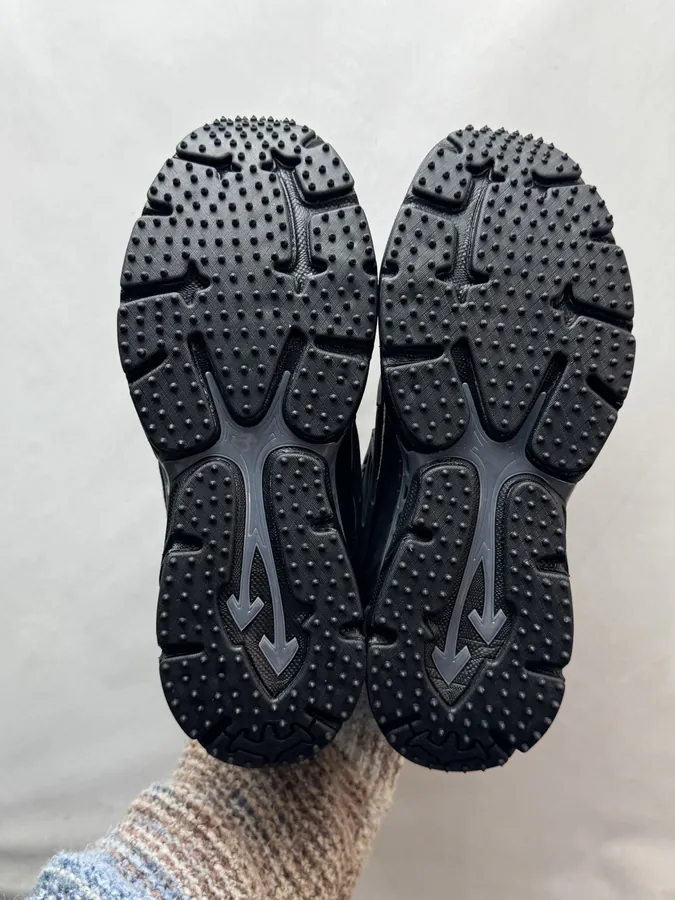 OFF WHITE Be Right Back Black Sneaker