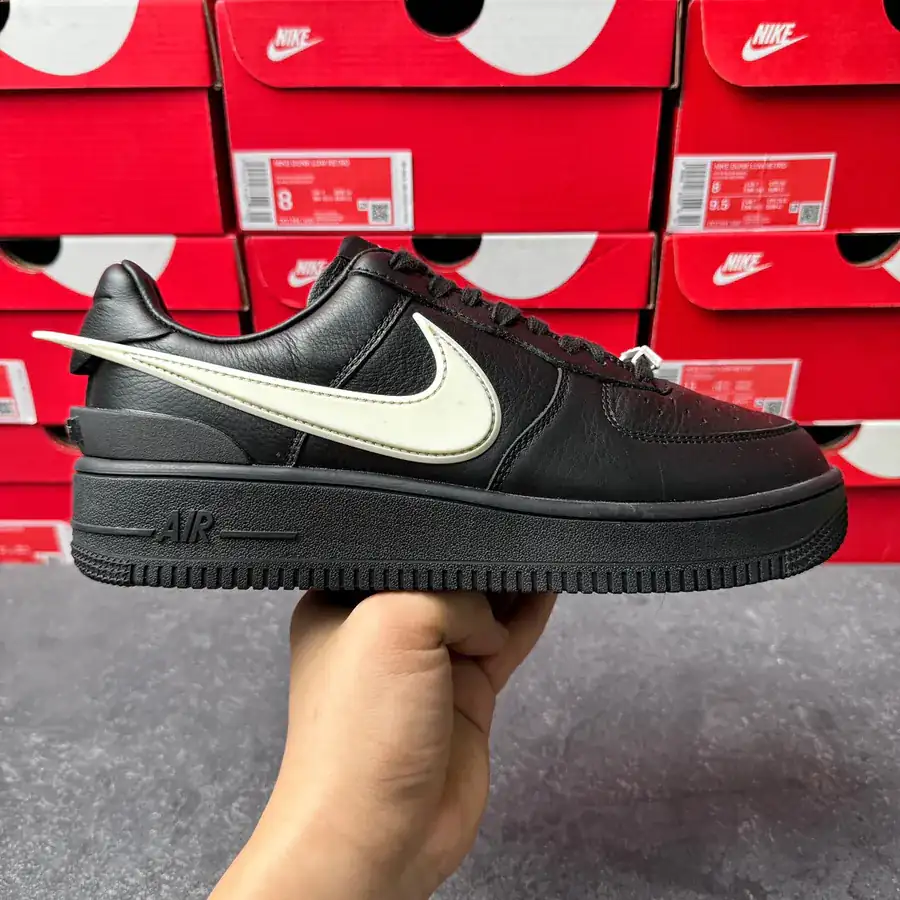 Air Jordan AMBUSH Collaboration Sneaker