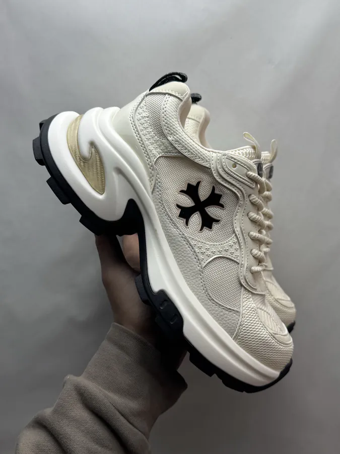 270 GG CC Dad Shoes in Beige