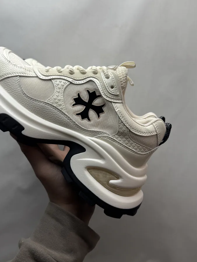 270 GG CC Dad Shoes in Beige