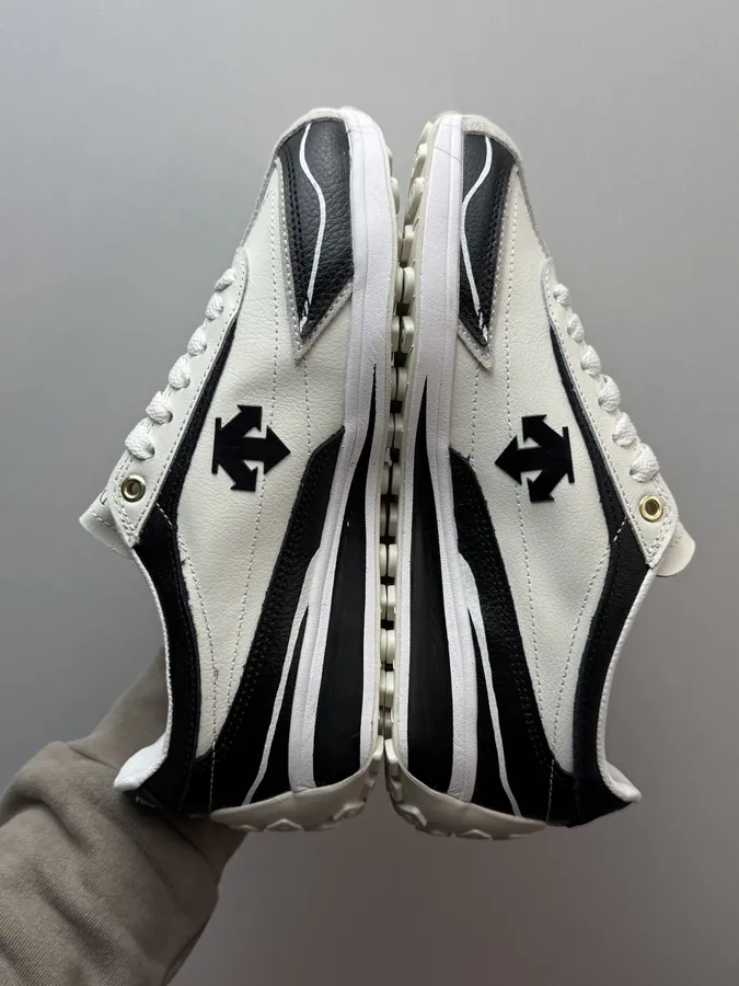 Custom Sneaker DESCENTE Sport Style Series, Black and White