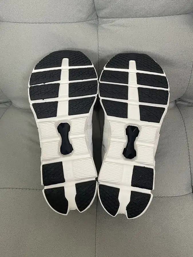 On Running Cloud X4 Lightweight Training Shoes for Men