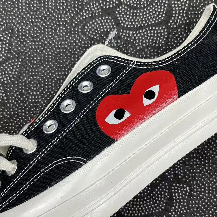 190 💰 Series Low Top G Black and White