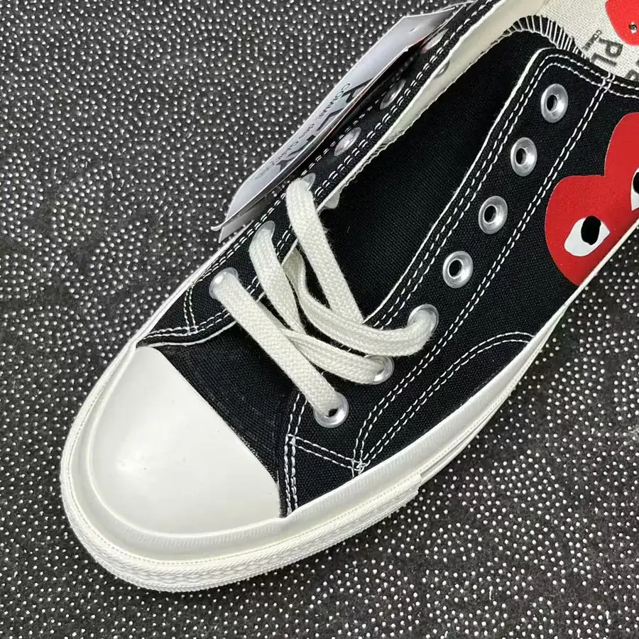 190 💰 Series Low Top G Black and White