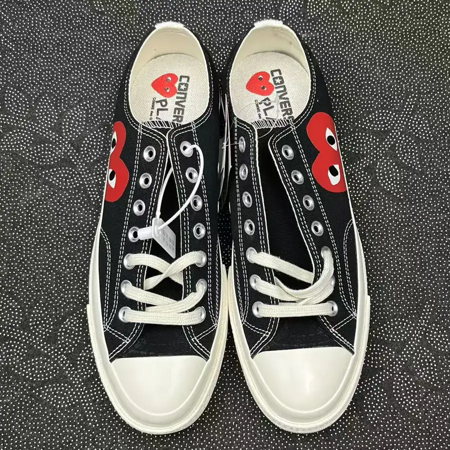 190 💰 Series Low Top G Black and White