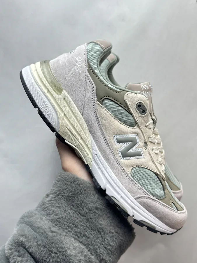 KITH x New Balance NB 993 Spring 101 in Gray Green