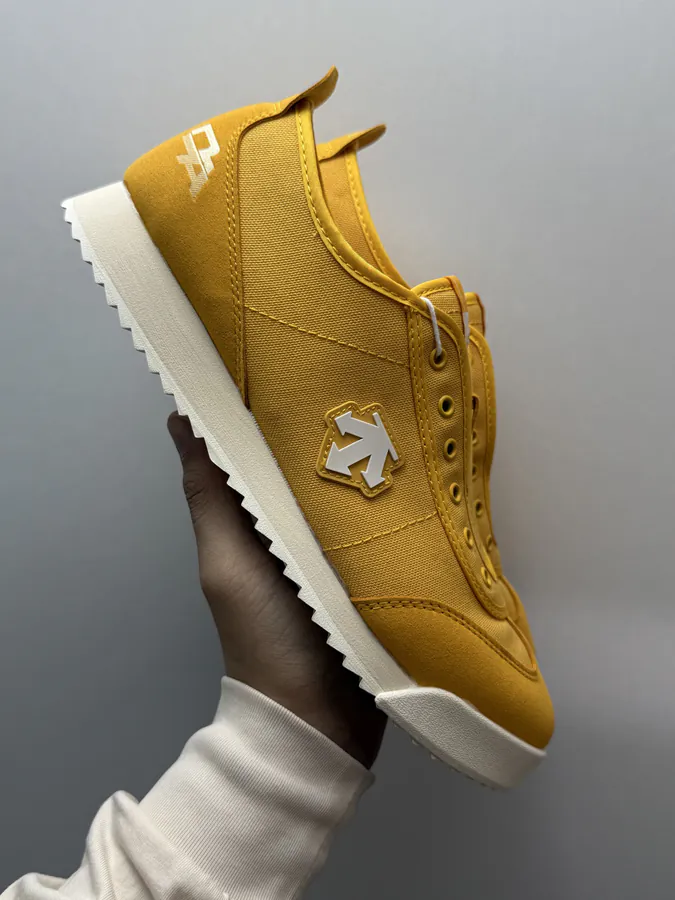 DESCENTE 裸鞋圈 轻便一脚蹬 黄色